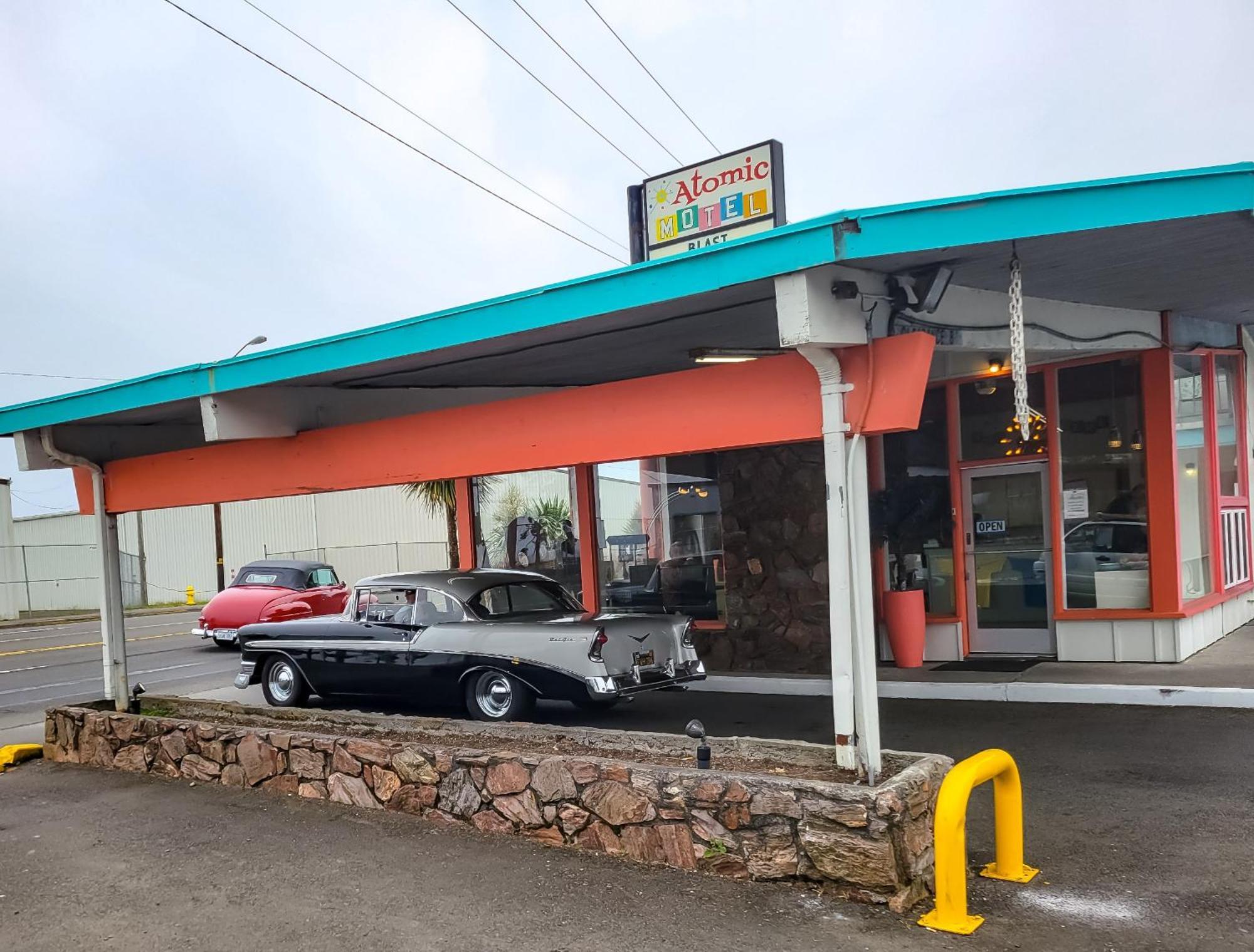 Atomic Motel Astoria Exterior photo