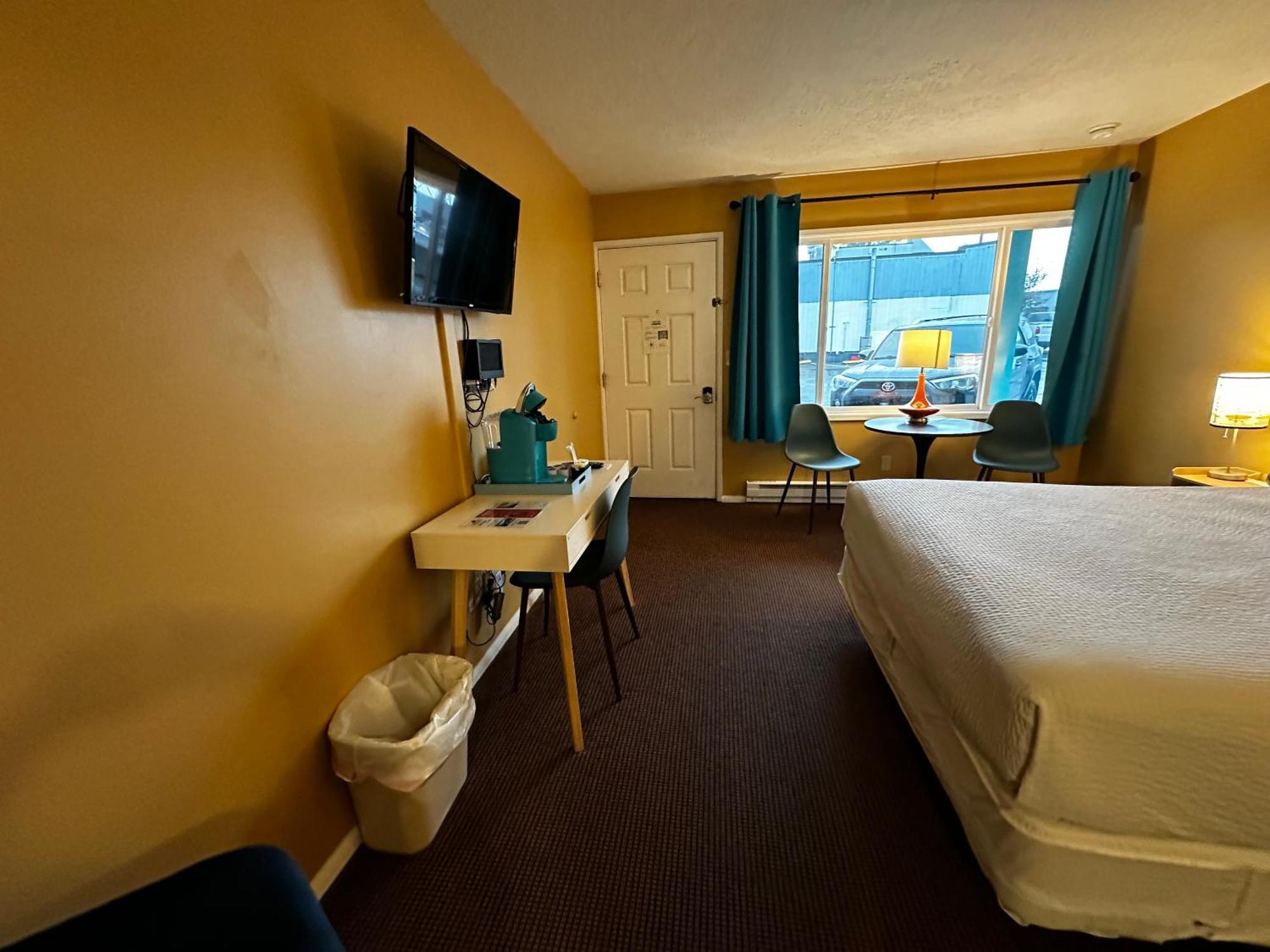Atomic Motel Astoria Room photo