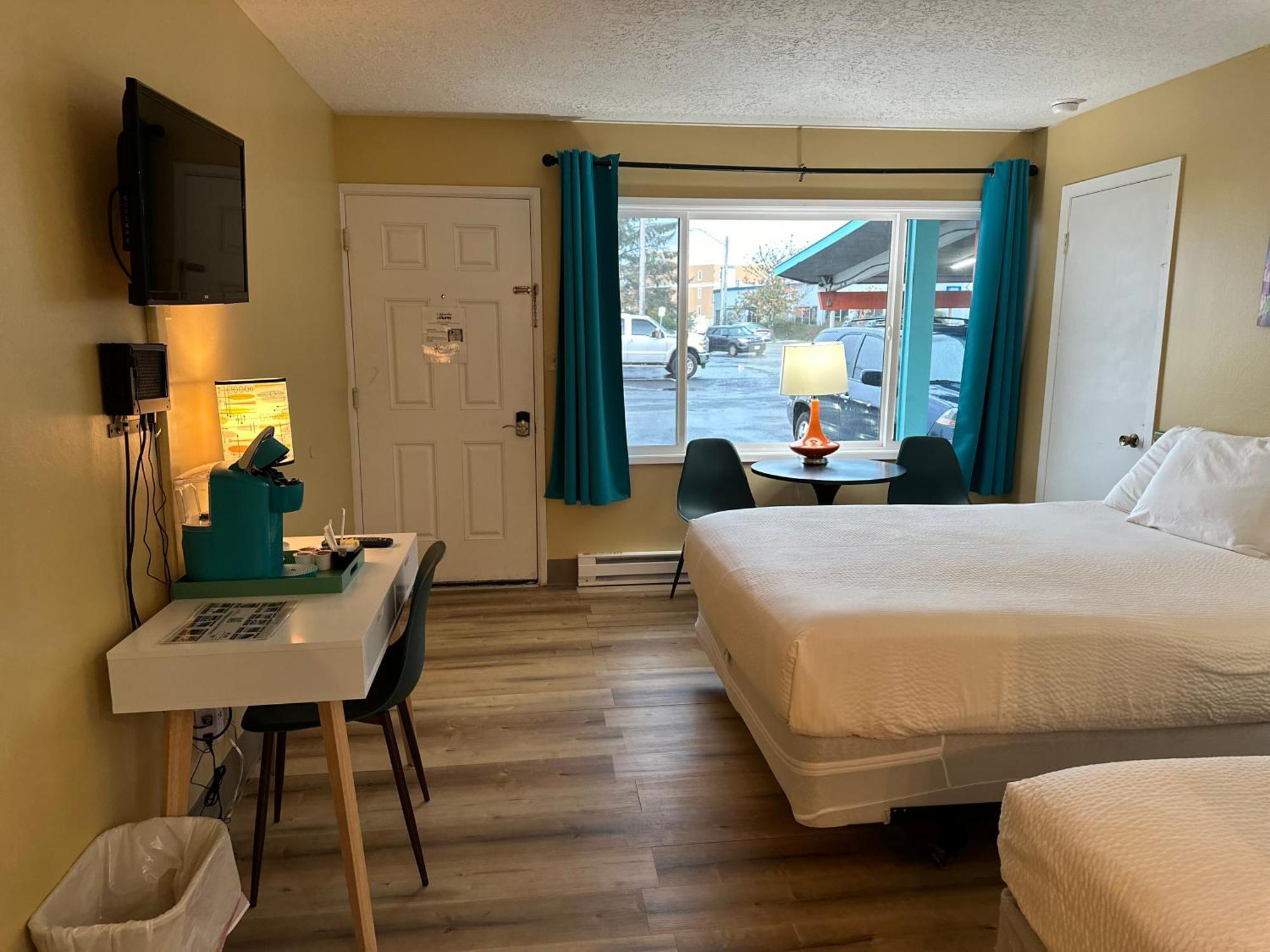Atomic Motel Astoria Room photo